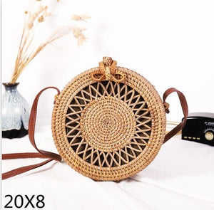 BOLSA DE PALHA REDONDA RATTAN COM ALÇA